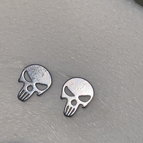 Criminal Skull Stud Earrings - Picture 1 of 10